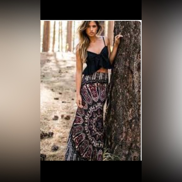 ZARA Stunning & Shimmering Crop Front Tie-Up Top, with smocking & Ruffled Hem❣️ - Picture 5 of 14